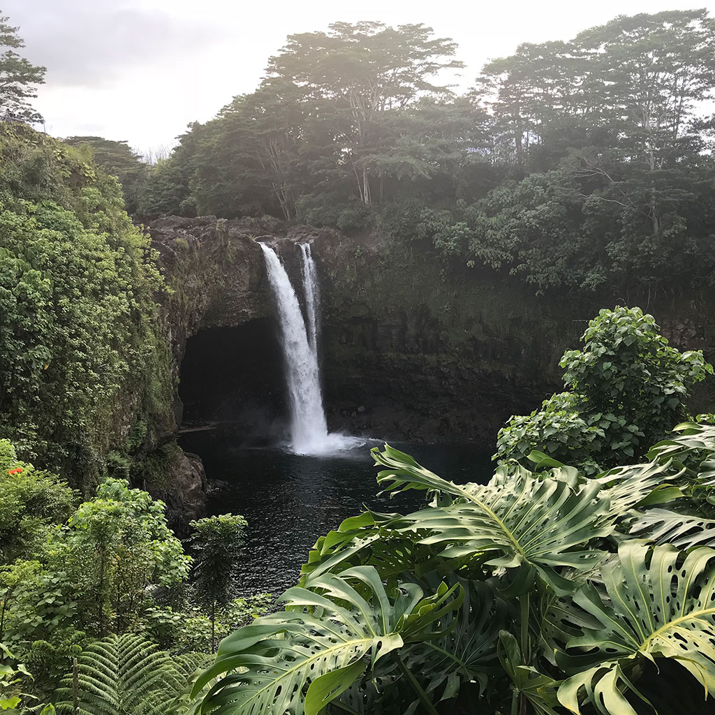 Hawaii family vacation: Rainbow Falls