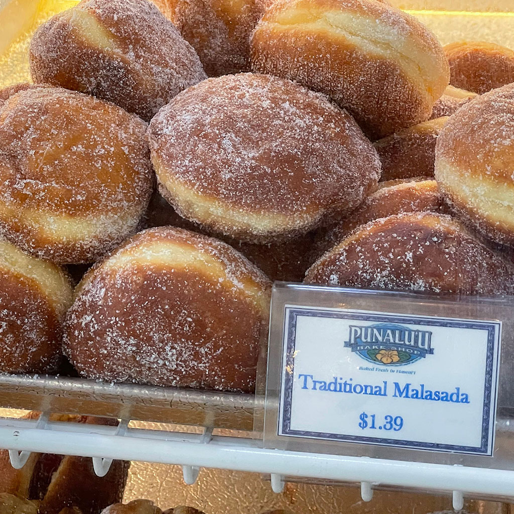 Hawaii family vacation: try the famous Malasada at Punalu’u Bake Shop